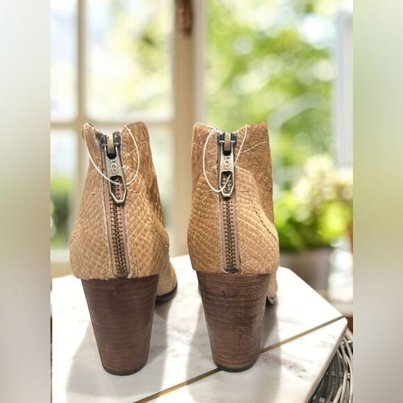 🔥 UGG Calf Hair Charlotte Embossed Bootie Boots Size 9.5 EU 40.5 - Picture 10 of 15